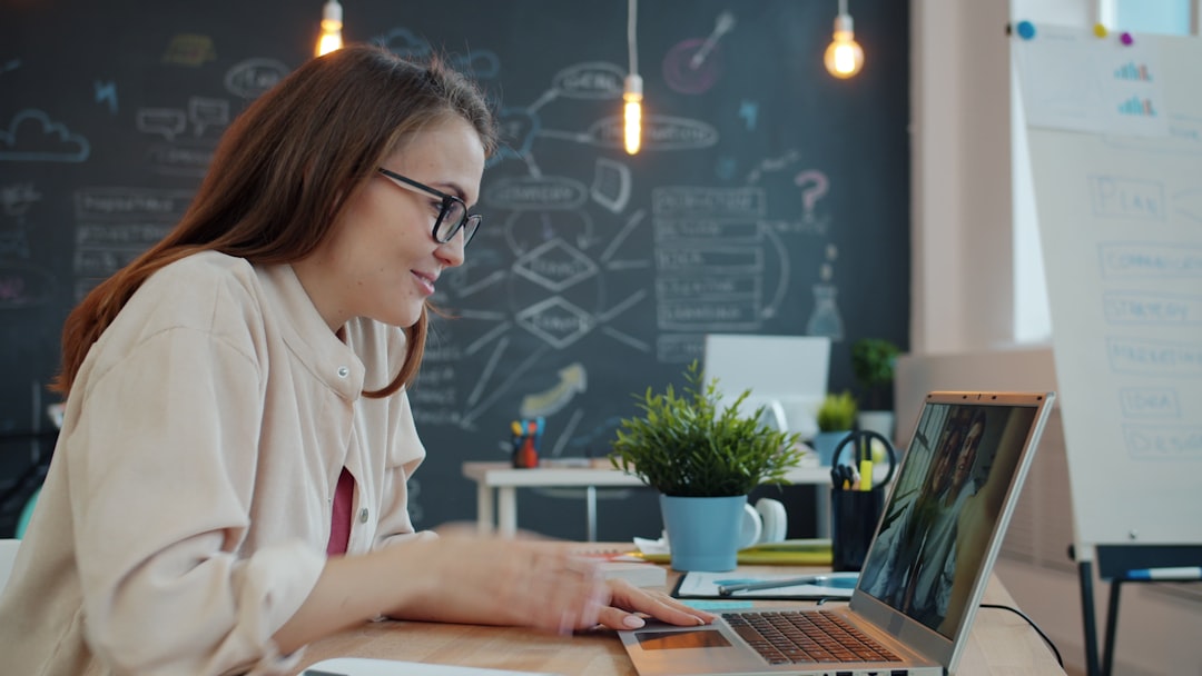 Maximizing Efficiency in Distributed Teams with Smart Connectivity