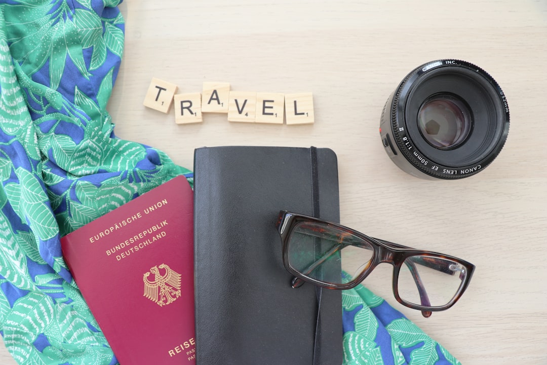 Savvy Nomad Handbook to Global Cities and Low Cost Flights